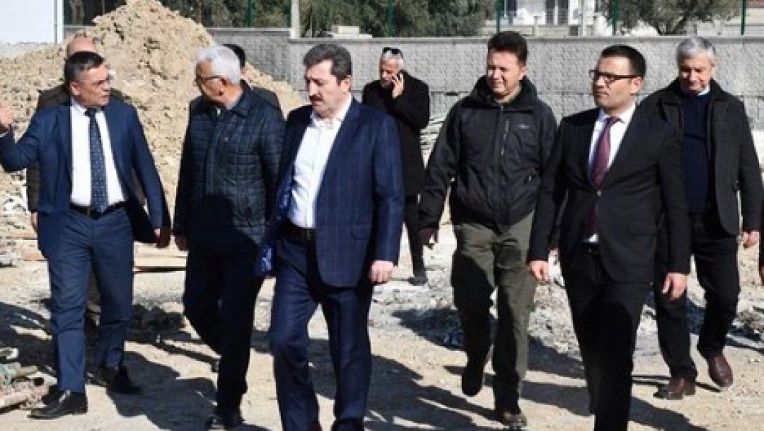 Muğla Valisi Sn. Orhan Tavlı, Cumhuriyet Ortaokulu inşaatını ziyaret ederek yerinde incelemelerde bulundu