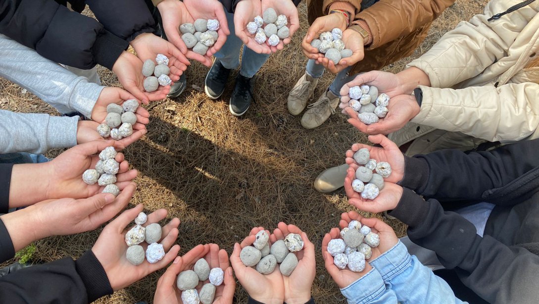 Mavi Yeşil Projesinde Lise Öğrencileri Tohum Bombalarını Toprakla Buluşturdu