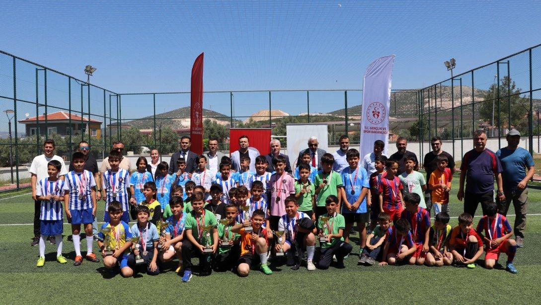 Yatağan İlçe Gençlik ve Spor Müdürlüğü'nün Düzenlediği Futbol Turnuvası Heyecanı Son Buldu